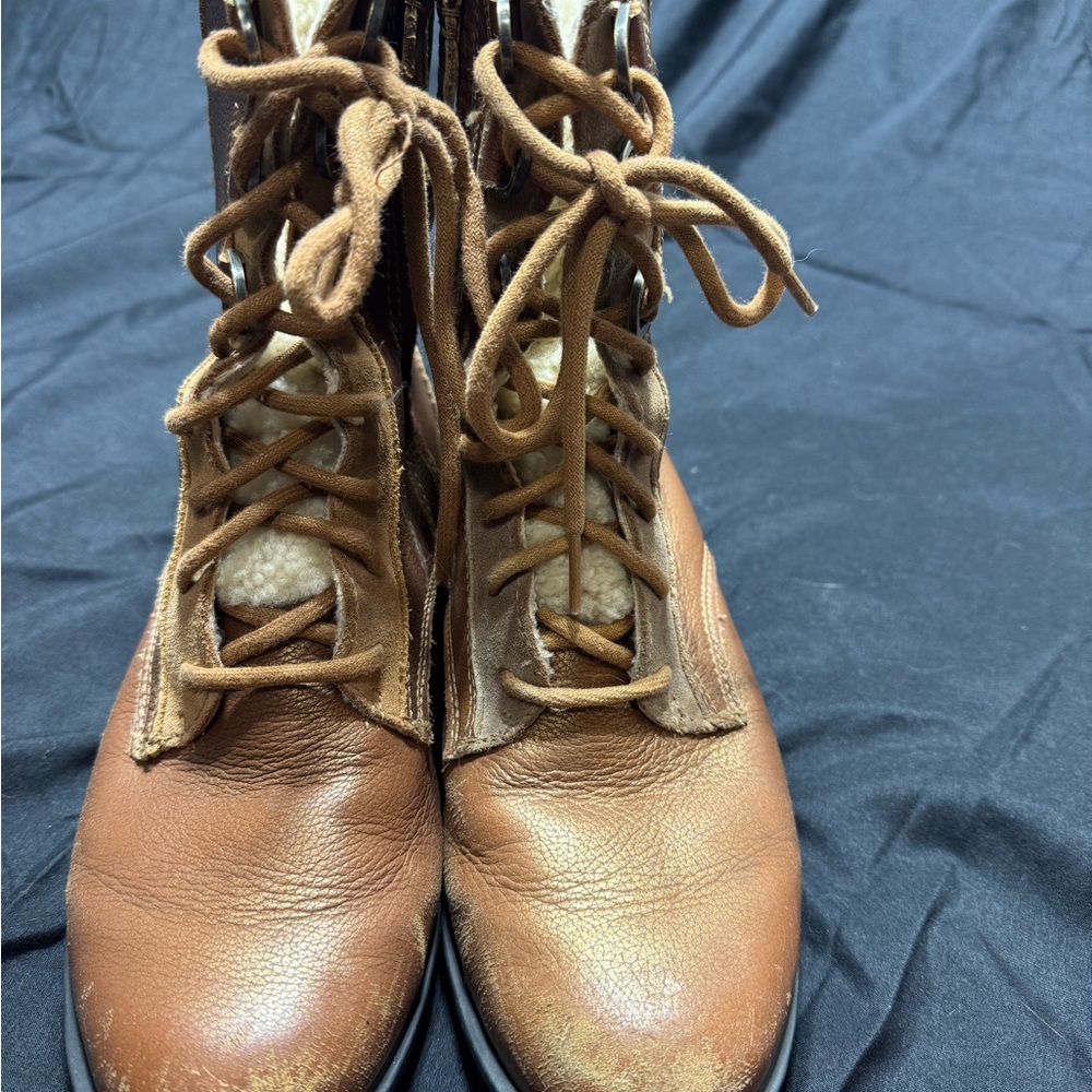 Sorel Tan Leather Lace-Up Boots